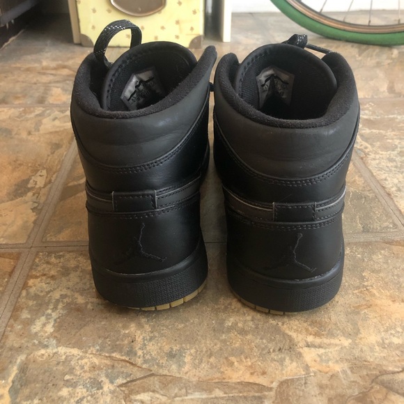 Air Jordan 1 Mid Winterized “Black Gum” - Picture 5 of 5